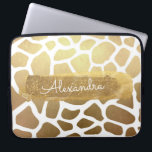 Capa Para Notebook Impressão Dourada e branca com brilho Dourado<br><div class="desc">Impressão Dourada e branca de zebra com o nome do monograma com brilho Dourado. Este caso pode ser personalizado para incluir seu primeiro nome.</div>