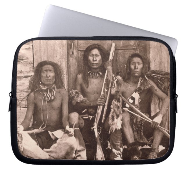 Capa Para Notebook Indianos de Spokane, 1861 (foto de b/w) (Frente)
