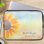 Capa Para Notebook Instrutor Personalizado Floral Watercolor Yoga<br><div class="desc">Esta única Capa Lap Top é decorada com um girassol amarelo sobre fundo de aquarela. Personalize-o com seu nome e profissão. Para editar mais, clique no link "personalizar mais" e use a ferramenta design para alterar o estilo, as cores e o tamanho do texto. Porque nós criamos nosso próprio trabalho...</div>