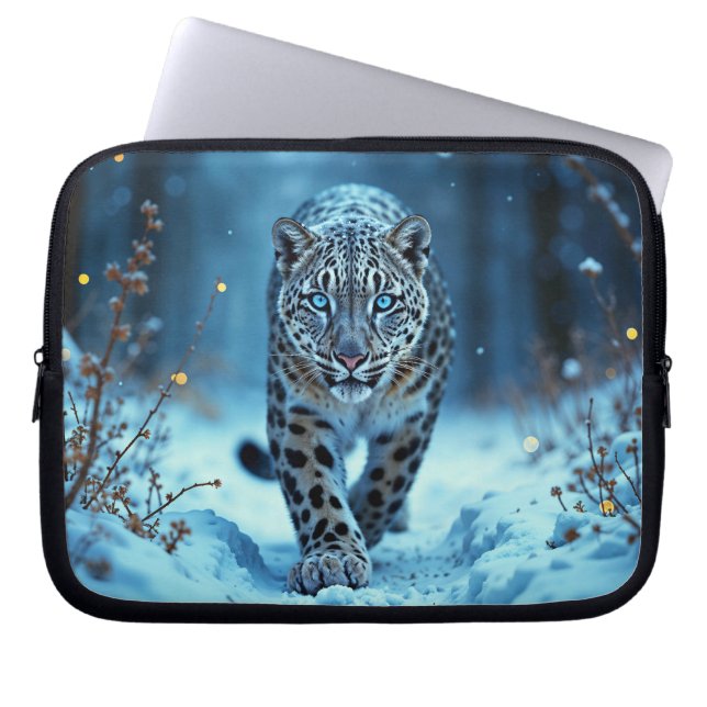 Capa Para Notebook Inverno furtivo olhos brilhantes mundo congelado (Frente)