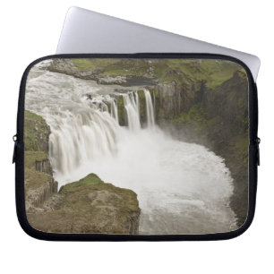 Capa Para Notebook Islândia. Cachoeira Hafragilsfoss em