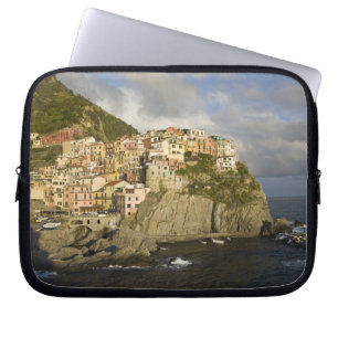 Capa Para Notebook Itália, Cinque Terre, Manarola. Vila no penhasco.
