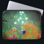 Capa Para Notebook Jardim Flor Gustav Klimt<br><div class="desc">Bolsa de laptop com a pintura a óleo do Jardim Flor de Gustav Klimt (1906). Um belo jardim de flores roxas,  vermelhas,  brancas,  azuis e laranja. Um presente de excelente para fãs de Arte Nouveau e de Arte Austríaca.</div>