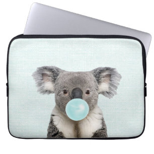 Capa Para Notebook Koala soprando uma pastilha azul