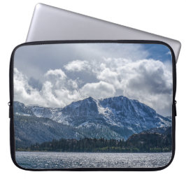 Capa Para Notebook Lago June e Carson Peak com tempestade se aproxima