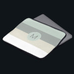 Capa Para Notebook Legal padrão de distribuição minimalista com seu m<br><div class="desc">Uma legal e calmante paleta colorida de azul empoeirado,  cinza média,  cinza de camas e branco adiciona um apelo minimalista a esta manga do computador. Um quadro redondo azul correspondente rodeia o monograma ou outro texto desejado. Edite o monograma de amostra mostrado com seu texto inicial ou outro.</div>