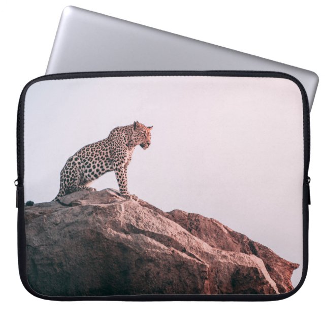 CAPA PARA NOTEBOOK LEOPARD NO TOPO DA MONTANHA (Frente)