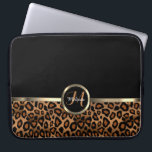 Capa Para Notebook Leopardo preto e marrom monograma com acentos Dour<br><div class="desc">Bolsa de laptop eletrônica. Apresentando uma Impressão de Animais Leopardo Castanho e Negro com Destaques Dourados com letra monográfica e nome pronto para você personalizar. ⭐ Este produto é 100% personalizável. *****Clique no BOTÃO PERSONALIZAR para adicionar, excluir, mover, redimensionar, mudar ao redor, girar, etc... qualquer dos gráficos ou texto ou...</div>