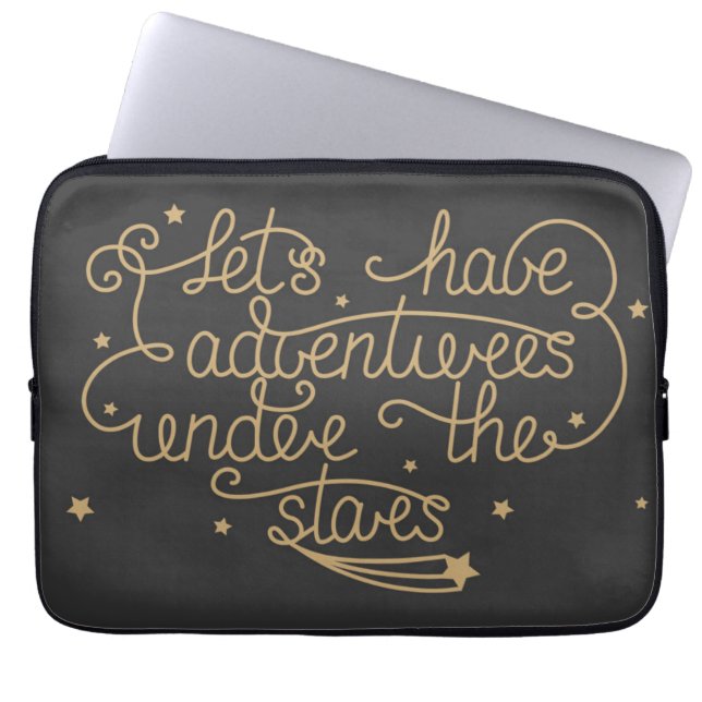 Capa Para Notebook Lets tem aventuras (Frente)