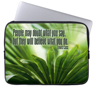 Capa Para Notebook Lewis Cass Inspirational Cote "Dúvida"
