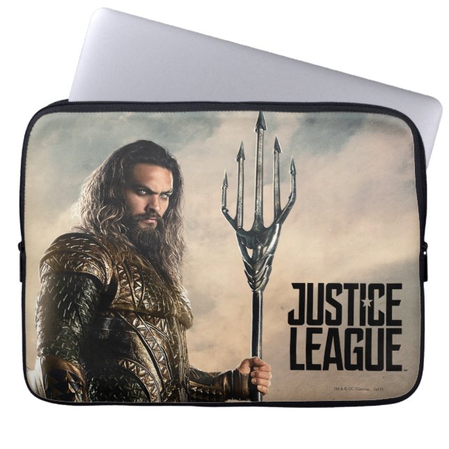 Capa Para Notebook Liga da Justiça | Aquaman Em Battlefield (Frente)