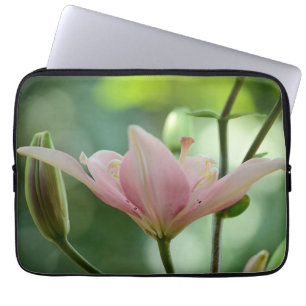 Capa Para Notebook Lily-Bokeh rosa por Shirley Taylor