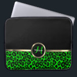 Capa Para Notebook Limão monograma e leopardo preto com ênfase Dourad<br><div class="desc">Bolsa de laptop eletrônica. Apresentando um Verde limão e Impressão Animal Leopardo Negro com Destaques Dourados com letra monográfica e nome pronto para você personalizar. ⭐ Este produto é 100% personalizável. *****Clique no BOTÃO PERSONALIZAR para adicionar, excluir, mover, redimensionar, mudar ao redor, girar, etc... qualquer dos gráficos ou texto ou...</div>