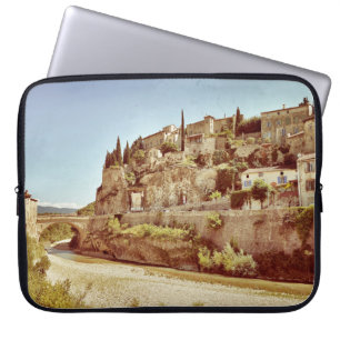 Capa Para Notebook Linda aldeia medieval de Vaison la Romaine, P
