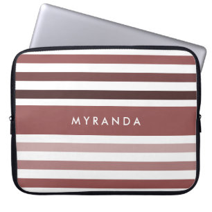 Capa Para Notebook Linhagens e nomes amplos e simples em castanho mac