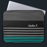 Capa Para Notebook Listras formais e frescas da cerceta com nome<br><div class="desc">Os homens formais formam a bolsa de laptop de 15 polegadas com cerceta fresca e as listras pretas na parte inferior e um teste padrão listrado preto e cinzento na moda no resto do caso. Personalize adicionando seu nome a esta luva moderna do dispositivo móvel de estilo contemporâneo.</div>