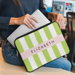 Capa Para Notebook Listras Verdes, Linhas, Padrão Retirado, Seu Nome<br><div class="desc">Listras elegantes,  na moda e sofisticadas em cor verde e branca. Presente moderno e moderno,  perfeito para o amante das listras em sua vida. Personalize adicionando o seu nome,  apelido,  monograma ou iniciais.</div>