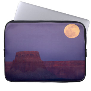 Capa Para Notebook Lua Nascente Sobre a Tower Butte, Arizona