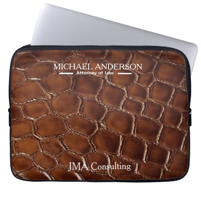 Capa Para Notebook Luxury Brown Crocodile Leather Attorney at Law (Frente)