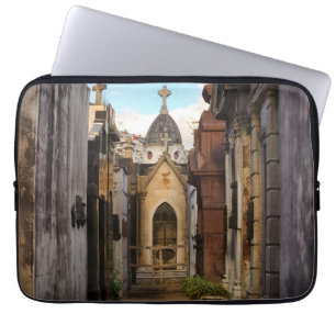 Capa Para Notebook Luz da noite no cemitério de Recoleta
