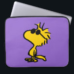 Capa Para Notebook Madeira Em Óculos De Sol<br><div class="desc">Dê uma olhada neste design super fofo com Woodstock esportivo de óculos legal de sol.</div>