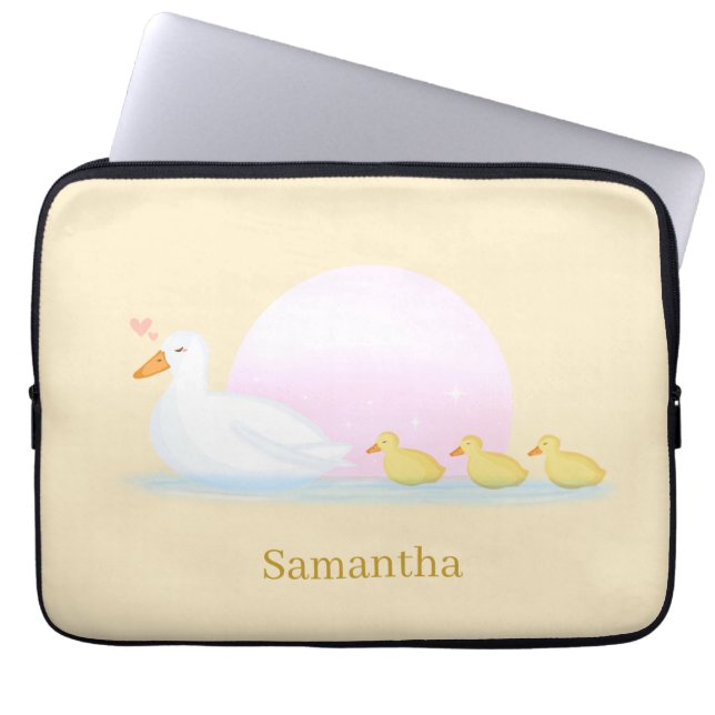 Capa Para Notebook Mãe Pata Nadando Com Sua Família  (Frente)