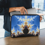 Capa Para Notebook Magnifico Mandelbrot Fractal<br><div class="desc">A bolsa de laptop neoprene apresenta uma bela arte fractal - o famoso Mandelbrot em azul,  preto,  laranja e branco. Este saco de laptop colorido e simétrico é presente de excelente para todos os amantes fractais e matemáticos.</div>