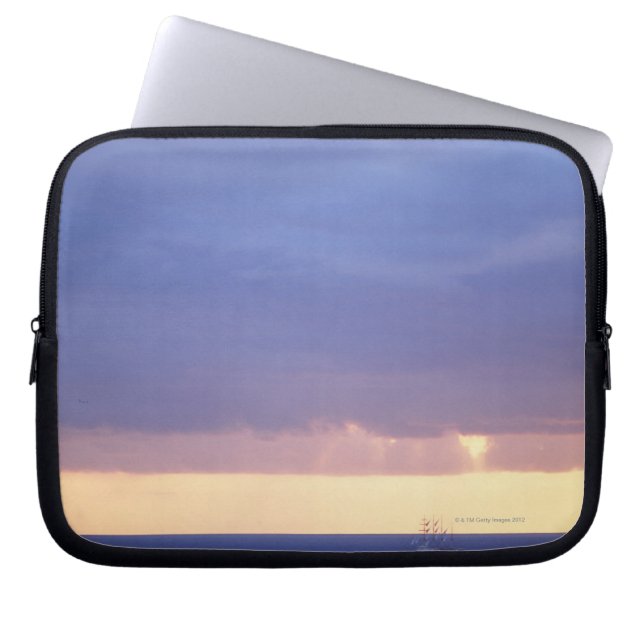 Capa Para Notebook Mar 4 (Frente)