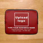 Capa Para Notebook Marca de negócios Bolsa de laptop vermelha<br><div class="desc">Bolsa de laptop personalizável que você usa para criar reconhecimento de nome de marca. O conteúdo é o logotipo da sua empresa, nome da empresa ou da empresa, endereço e número de telefone. Design são textos brancos sobre fundo vermelho. Verifique a aparência após carregar o logotipo e digitar textos. Se...</div>