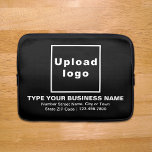 Capa Para Notebook Marca empresarial Bolsa de laptop preta<br><div class="desc">Bolsa de laptop personalizável que você usa para criar reconhecimento de nome de marca. O conteúdo é o logotipo da sua empresa, nome da empresa ou da empresa, endereço e número de telefone. Design são textos brancos sobre fundo preto. Verifique a aparência após carregar o logotipo e digitar textos. Se...</div>