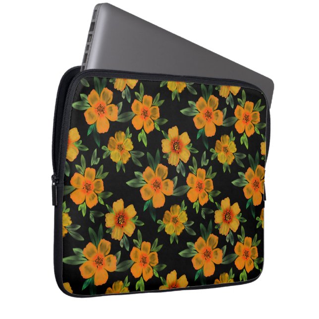 Capa Para Notebook Margarida Dourada Floresce no Preto (Frente Esquerda)