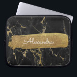 Capa Para Notebook Mármore Preto e Dourado com Folha de Ouro e Brilho<br><div class="desc">Mármore Preto e Dourado com folha de ouro e Capa de nome Elegante brilhante. Esta capa pode ser personalizada para incluir o seu primeiro nome.</div>