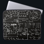 Capa Para Notebook Matemática Geeky da matemática personalizada<br><div class="desc">Presente do presente/geek do presente da matemática/matemática/professor de matemática/estudante da matemática/a bolsa de laptop inicial conhecida personalizada monograma dos homens negros. Para mudar o texto, use a opção do personalizamento. Para um texto mais extensivo muda como mudanças à pia batismal, cor da pia batismal, ou a disposição do texto, escolhe...</div>
