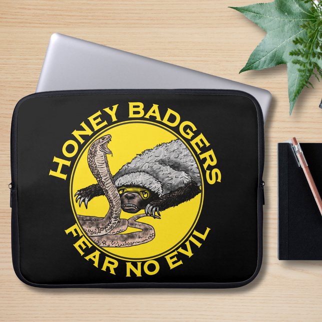 Capa Para Notebook Melons-de-mel não temem o mal (Honey badgers fear no evil quote badass honey verses snake art black and yellow laptop sleeve)