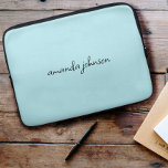 Capa Para Notebook Menino Brilhante Moderno Azul Monograma Nome do Ch<br><div class="desc">Um simples e elegante design de monograma com nome azul cursivo em um fundo azul.</div>