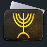 Capa Para Notebook Menorah Flame<br><div class="desc">Uma renderização digital da menorah judaica de sete ramificações (hebraico: מְ נ וֹ ה ‎). A menorah de sete ramificações, usada no santuário portátil montado por Moisés na selva e, mais tarde, no Templo em Jerusalém, tem sido símbolo do judaísmo desde a Antiguidade e é o emblema no casaco de...</div>