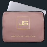 Capa Para Notebook Modelo Dourado elegante moderno Brown do monograma<br><div class="desc">A bolsa de laptop Dourado elegante moderna de Brown do modelo do monograma.</div>