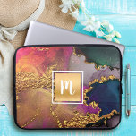 Capa Para Notebook Monograma agate aquarela dourada azul púrpura<br><div class="desc">Um quadrado de folha de ouro esparso, falso, com um monograma de tipografia de script sobrepõe uma bolsa de laptop neoprena rica, dourada, azul marinho, verde-caçador, rosa e púrpura, em uma elegante, tenda, cinzenta, monograma. Faz uma declaração divertida e na moda cada vez que você a usa. Esta bolsa de...</div>