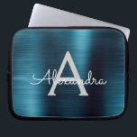 Capa Para Notebook Monograma Azul Metálico Moderno Chic Stainless Ste<br><div class="desc">Azul e Cinza Folhas de Aço Inoxidável Folha Metálica Moderna e Capa de Monograma Elegante. Esta bolsa de laptop personalizada monificada pode ser personalizada para incluir seu nome inicial e próprio e fazer um presente de Natal ou Aniversário perfeito.</div>