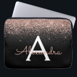 Capa Para Notebook Monograma com brilho rosado e cintilação Dourada r<br><div class="desc">Rosa Dourado - Coletor brilhante rosa e preto,  brilho e minúsculo esmagador elegante. Esse caso pode ser personalizado para incluir seu nome inicial e próprio.</div>