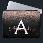 Capa Para Notebook Monograma com brilho rosado e cintilação Dourada r<br><div class="desc">Rosa Dourado - Coletor brilhante rosa e preto,  brilho e minúsculo esmagador elegante. Esse caso pode ser personalizado para incluir seu nome inicial e próprio.</div>