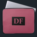 Capa Para Notebook Monograma de Borgonha<br><div class="desc">Este acessório apresenta burgundy e um monograma personalizado que adiciona um toque de elegância ao seu dispositivo. Faça uma declaração e mantenha seu laptop em boas condições com este cobrir monograma.</div>