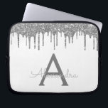 Capa Para Notebook Monograma de brilho branco de prata<br><div class="desc">Mala branca e prateada,  a escorregar a cinta moderna e elegante e o minúsculo monograma elegante. Esse caso pode ser personalizado para incluir seu nome inicial e próprio.</div>