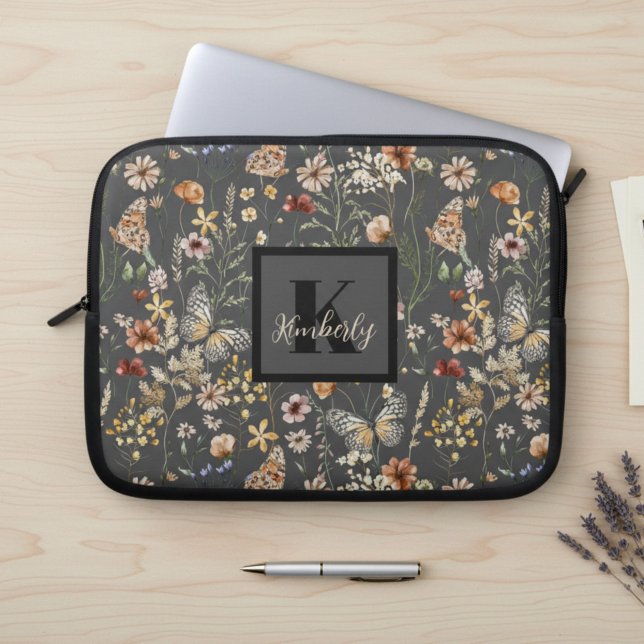 Capa Para Notebook Monograma de Flores Silvestres Aguarela Cinza Carv (Criador carregado)