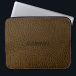 Capa Para Notebook Monograma de Olhos Faux Leather Vestidos Castanhos<br><div class="desc">O aspecto dos couros vestidos, marrons e elegantes, é constituído por um monograma (2) personalizável e facultativo. Disponível em muitos produtos e que pode ser solicitado em qualquer produto oferecido pela Zazzle. Se precisar de ajuda para personalizar qualquer um dos meus designs, entre em contato com o designer do ArtOnWear....</div>