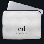 Capa Para Notebook Monograma de prata nome de inite metal minimalista<br><div class="desc">Um fundo metálico clássico falso prateado. Personalize e adicione as iniciais do monograma e o nome do cheio. Moderno,  moderno e simples. Para ele e para ela.</div>