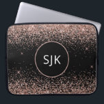 Capa Para Notebook Monograma Dourado preto brilhante Rosa Rosa Rosa C<br><div class="desc">Cor-de-rosa-azul - Rosa Dourado e preto Brilhante e minúscula caixa inicial Elegante monograma. Esse caso pode ser personalizado para incluir seu nome inicial e próprio.</div>
