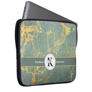 Capa Para Notebook Monograma e Nome Floral Branco Elegante em Mármore