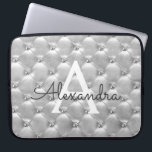 Capa Para Notebook Monograma elegante de prata luxuoso do vintage<br><div class="desc">Elegante de prata luxuoso,  caso feminino do monograma do vintage. Este caso pode ser personalizado para incluir seus inicial e nome.</div>
