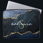Capa Para Notebook Monograma Marinho Blue Dourado Agate Geode<br><div class="desc">Este design chic apresenta uma elegante imagem de aquarela do agate azul marinho aparado com falso brilho dourado. Personalize-o com o seu monograma inicial em fonte decorativa colorida dourada e o seu nome em escrita manual branca.</div>